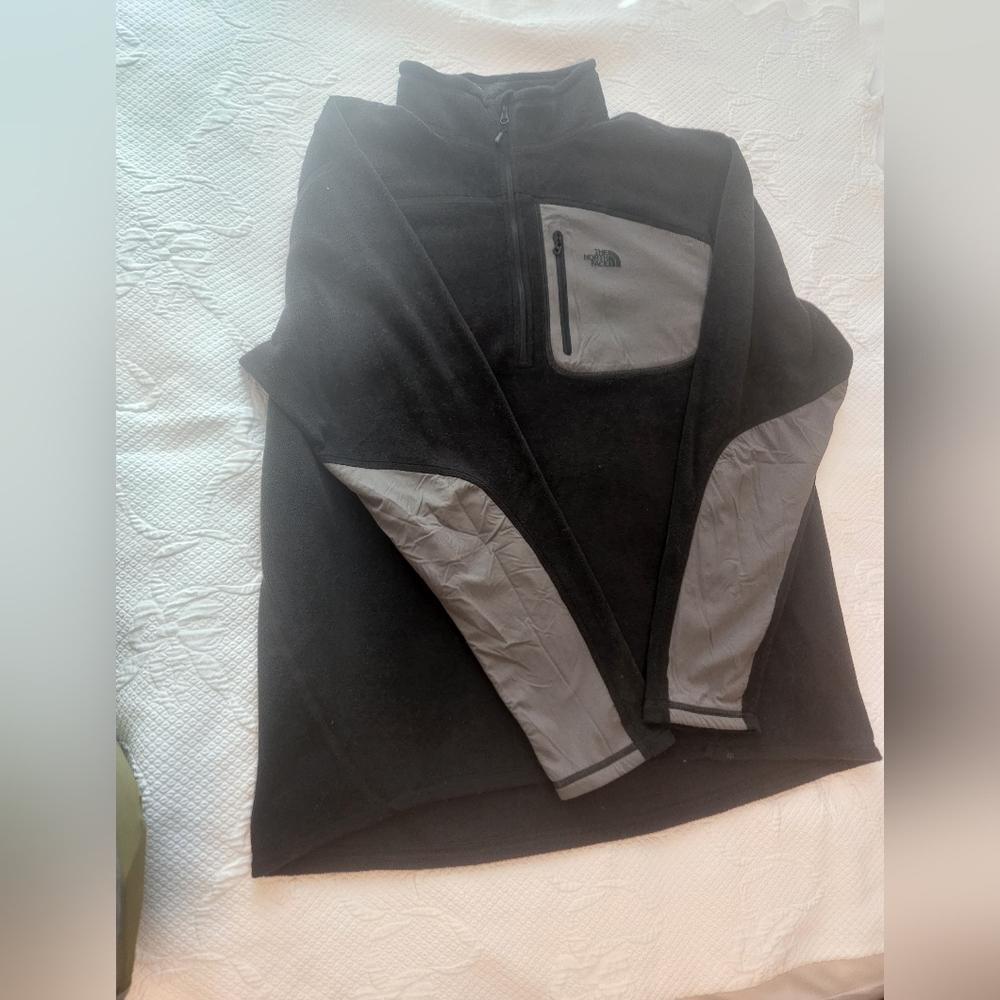 The North Face Black and Gray Fleece Pullover